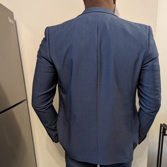 Two-piece suits - Picture 4 of 8